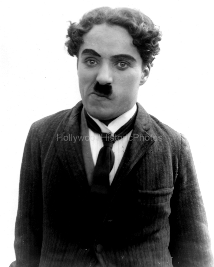 Charlie Chaplin 1921 as The Tramp WM.jpg
